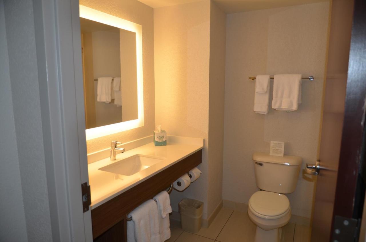 Holiday Inn Express Hotel & Suites Rochester By Ihg Exteriér fotografie
