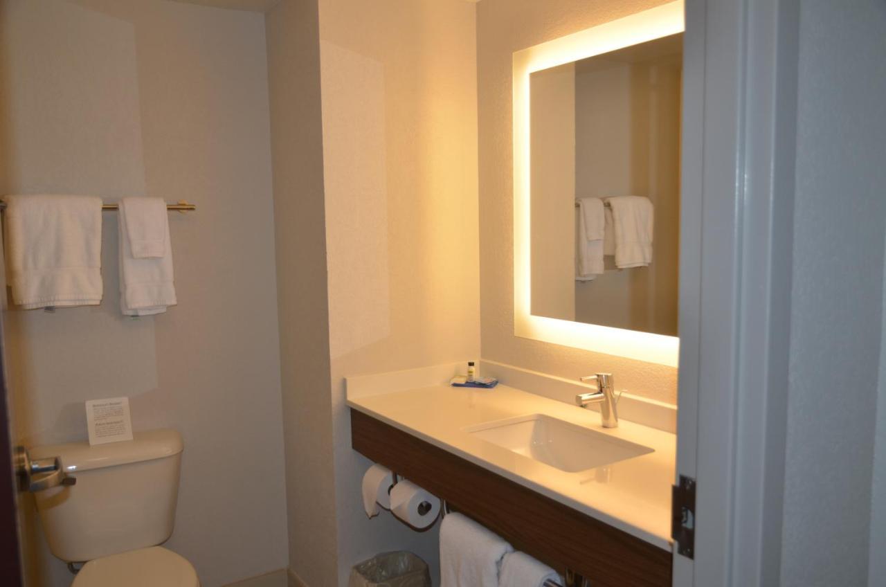 Holiday Inn Express Hotel & Suites Rochester By Ihg Exteriér fotografie