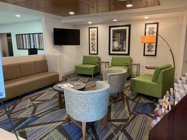 Holiday Inn Express Hotel & Suites Rochester By Ihg Exteriér fotografie