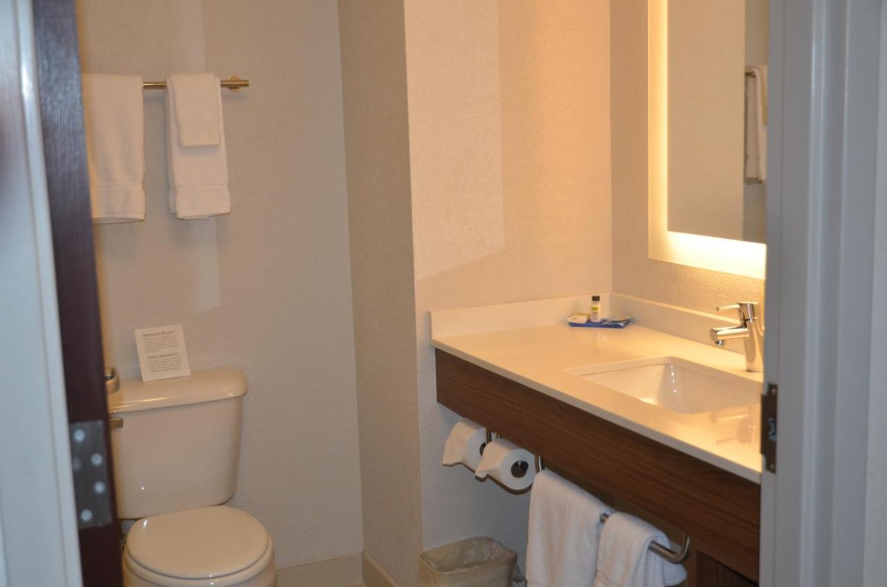 Holiday Inn Express Hotel & Suites Rochester By Ihg Exteriér fotografie