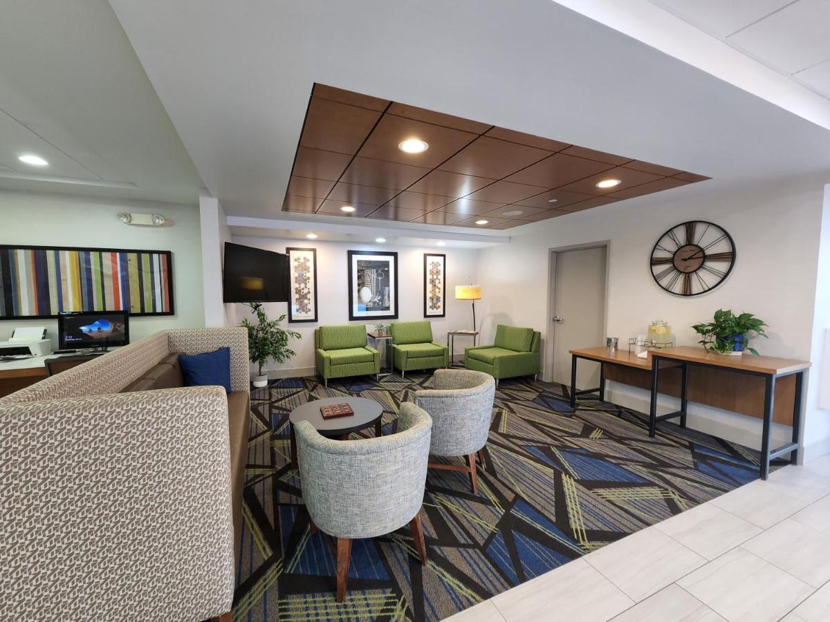 Holiday Inn Express Hotel & Suites Rochester By Ihg Exteriér fotografie